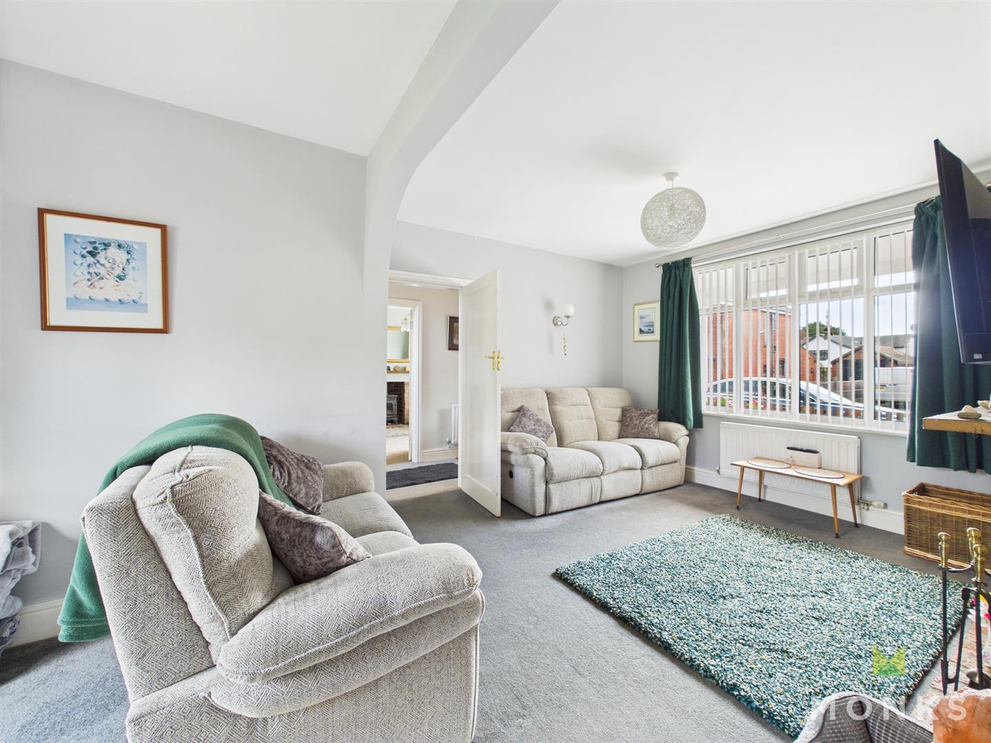 6 Monkmoor Avenue, Oswestry, SY11 2LD SSTC